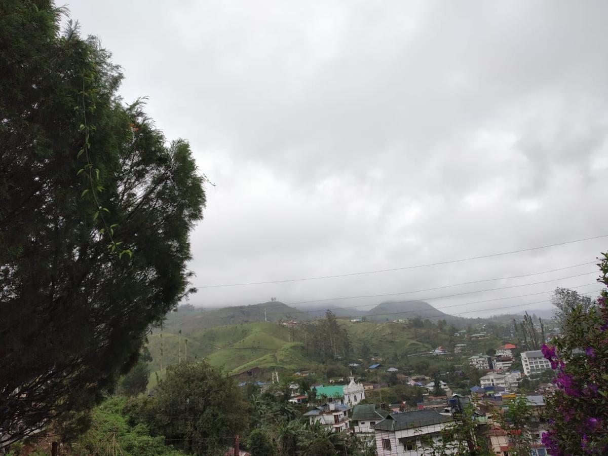 Rheinberg Town Haus Hotell Munnar Exteriör bild
